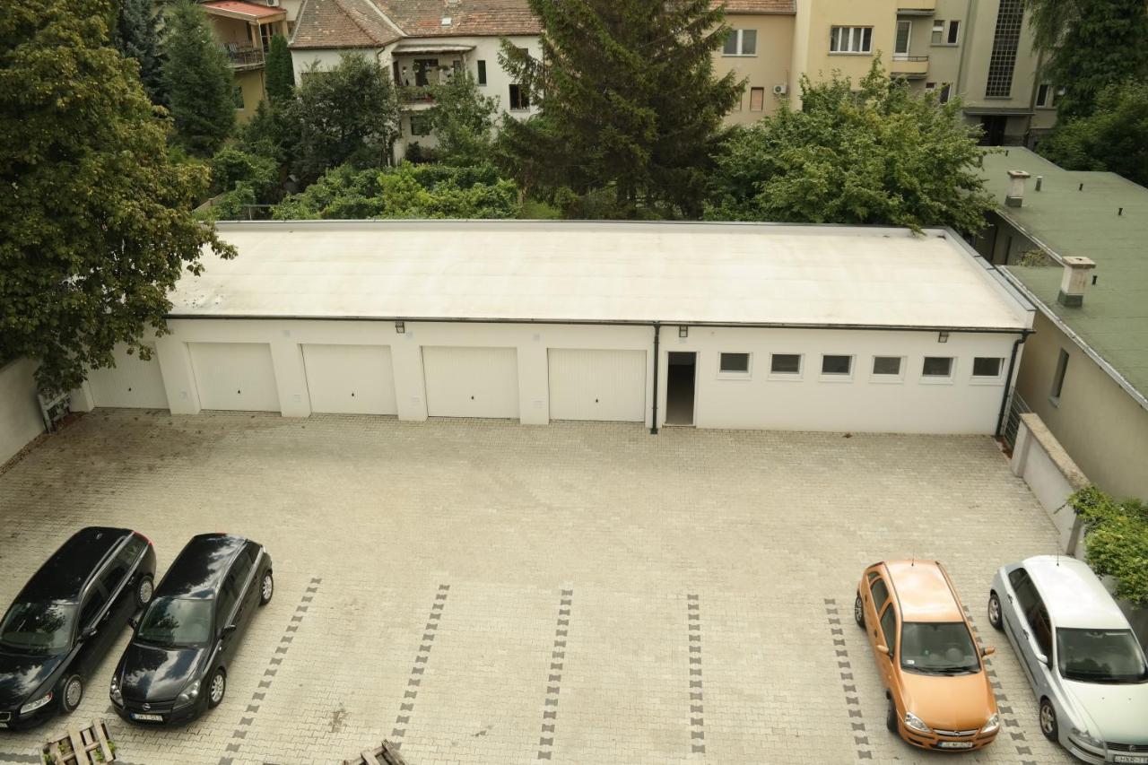 Riverside Apartman With Free Parking Győr Buitenkant foto