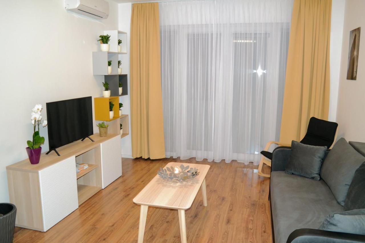 Riverside Apartman With Free Parking Győr Buitenkant foto
